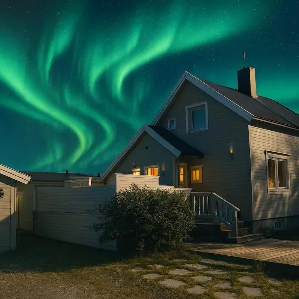 House near Reisa national park, Aurora and the Midnight sun，位于Storslett的酒店