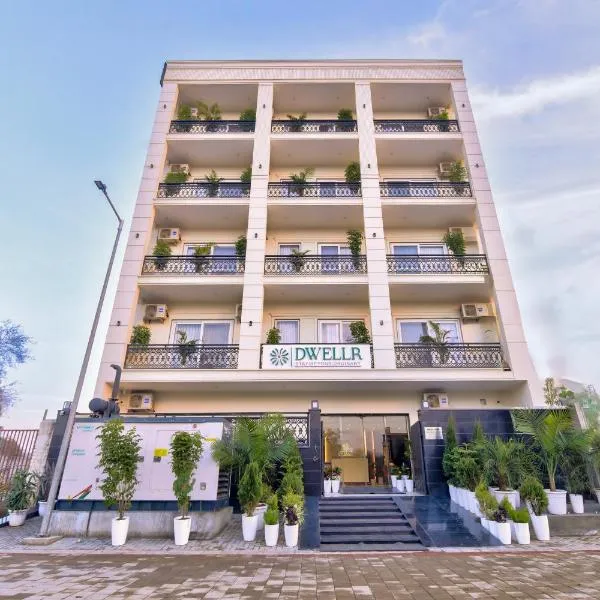 Hotel Dwellr，位于古尔冈的酒店