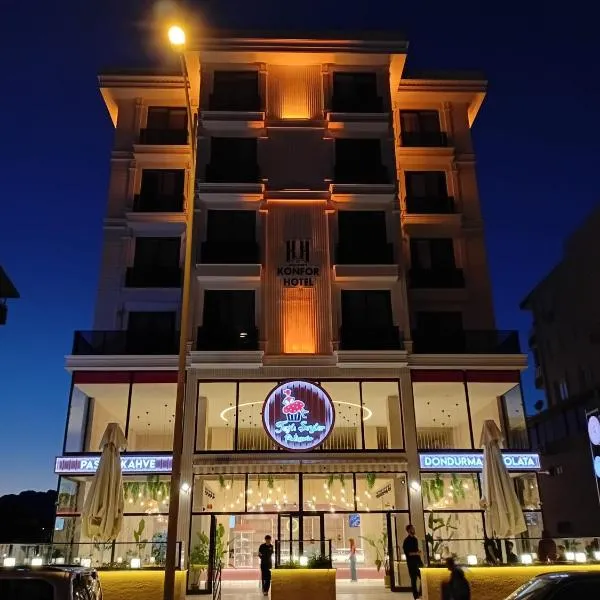 Döşemealtı Konfor Hotel，位于Dosemealti的酒店