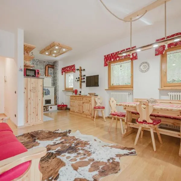 I Folli di Alleghe Apartment - Parking & Wi-Fi，位于卡普里莱的酒店