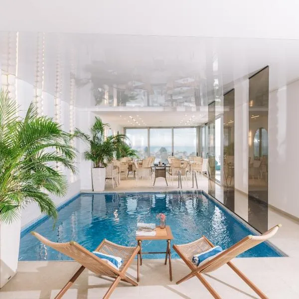 Hotel Senator Lux，位于乌尔齐尼的酒店