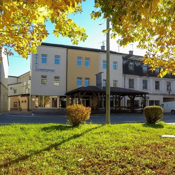 兹沃尼米尔酒店，位于Brinje的酒店