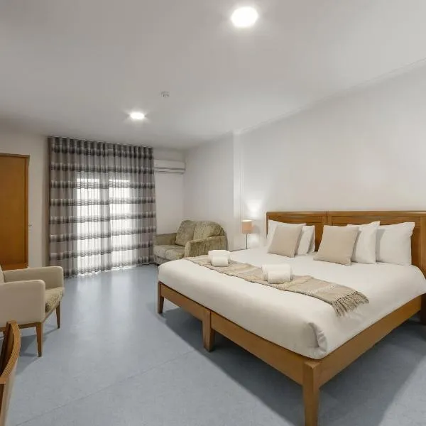 Hotel Pinhal Mar，位于佩尼契的酒店