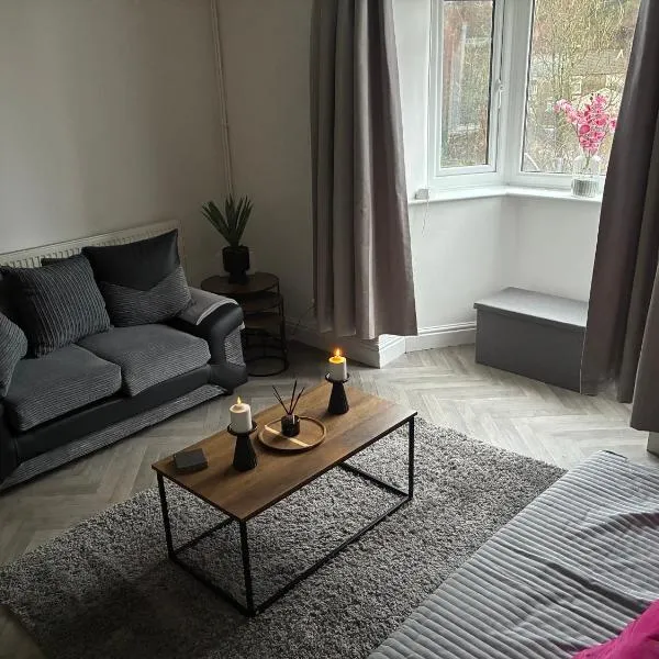 Flat in Pont y Rhyl，位于Pont y Cymmer的酒店