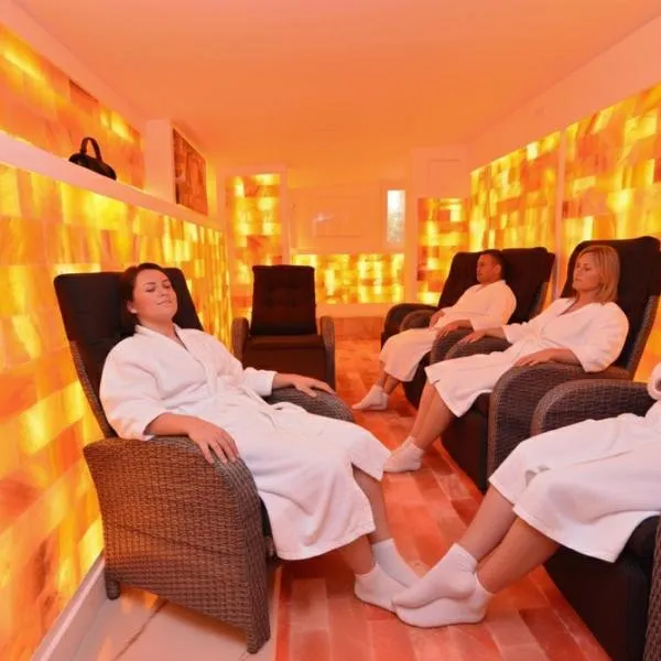 FOREST RETREAT Luxury Villas，位于布什泰尼的酒店