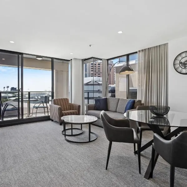Urban Oasis City 2 Bed Apartment Oaks Horizons，位于阿德莱德的酒店