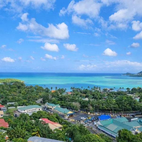 Serene Sunset Escape - Panoramic Ocean View Apartment，位于卡斯特里的酒店