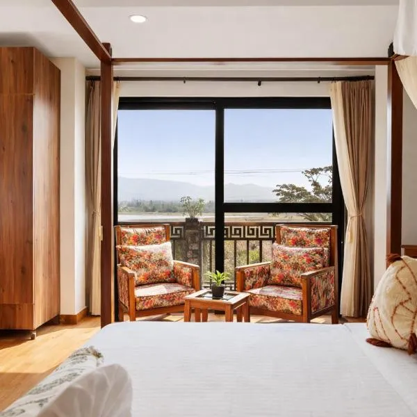 The Neeraj Ganga Rani Mahal With Ganga Ghat Access，位于瑞诗凯诗的酒店