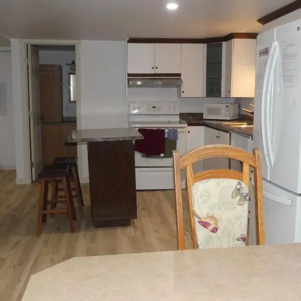 Chambre privée dans logement partagé，位于Saint-Nazaire的酒店