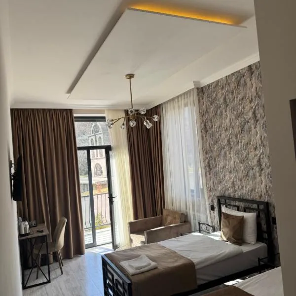 Mony Hotel，位于戈里斯的酒店