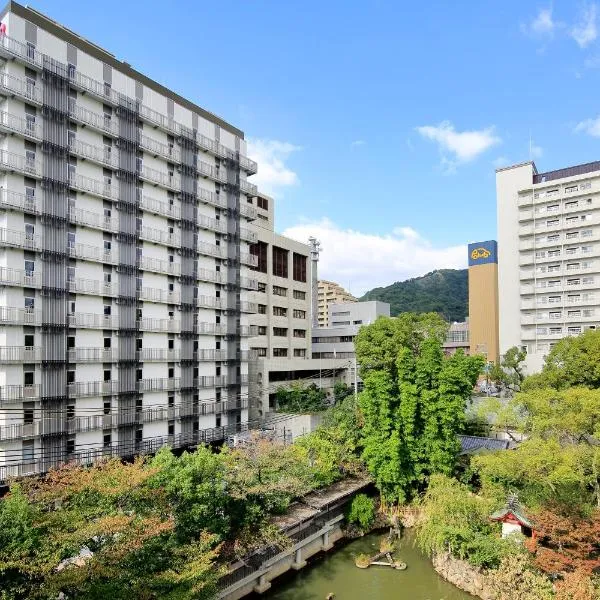 神户蒙特埃马纳酒店・艾美丽，位于Dezaikechō的酒店