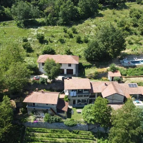 Agriturismo La Collina degli Scoiattoli，位于Cravanzana的酒店