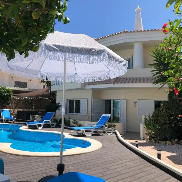 Vila Luisa Anabela Piscine et Jacuzzi,位于阿尔布费拉的酒店
