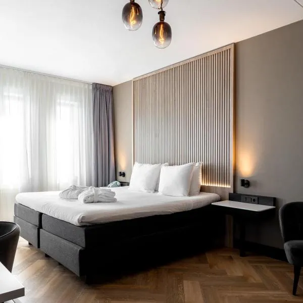 HOTEL ALKMAAR - Bar & Restaurant - Meeting & Events，位于阿尔克马尔的酒店
