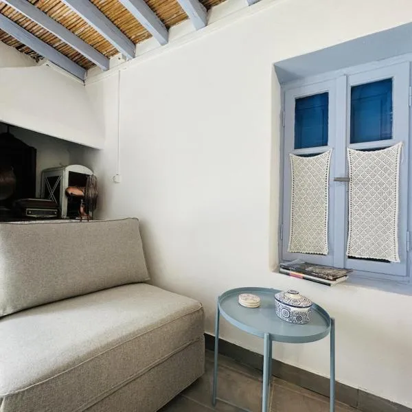 Camaraki Blue House ,Chora Serifos，位于塞里福斯的酒店