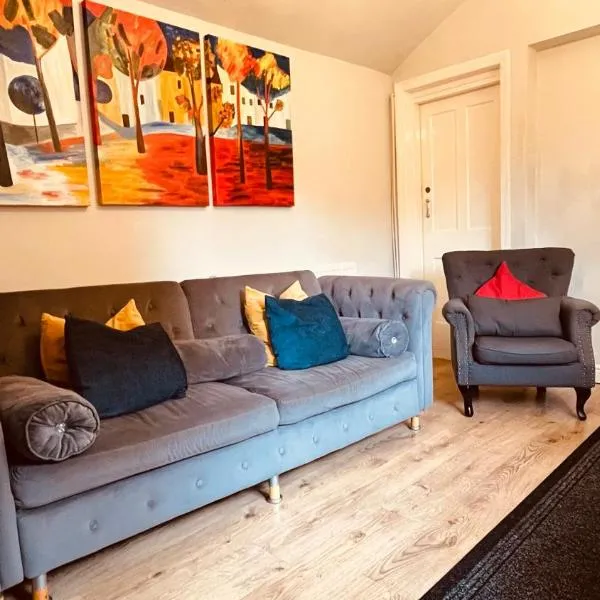 Stunning Stylish & Spacious Ground Floor Apartment, Kidderminster，位于基德明斯特的酒店
