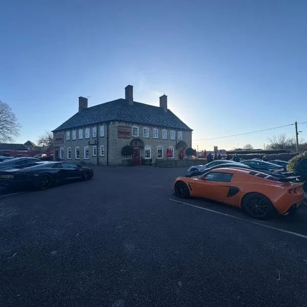 The Evenlode Rooms at Firehouse Oxford，位于威特尼的酒店