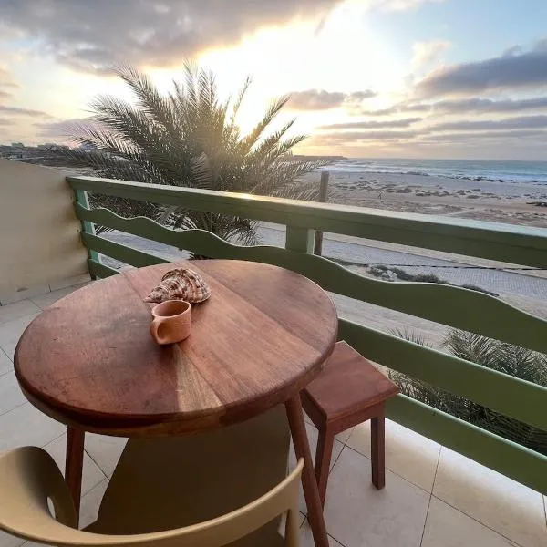 Extraordinary sea view，位于萨尔雷的酒店