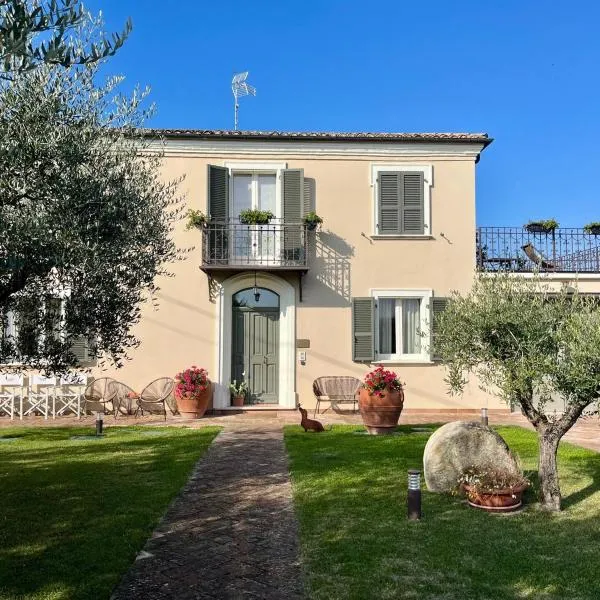 Palazzo Gessi Room and Breakfast，位于Borghi的酒店