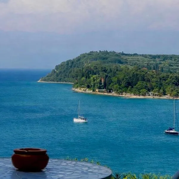 Villa Yadranka with Sea view，位于斯楚雅的酒店