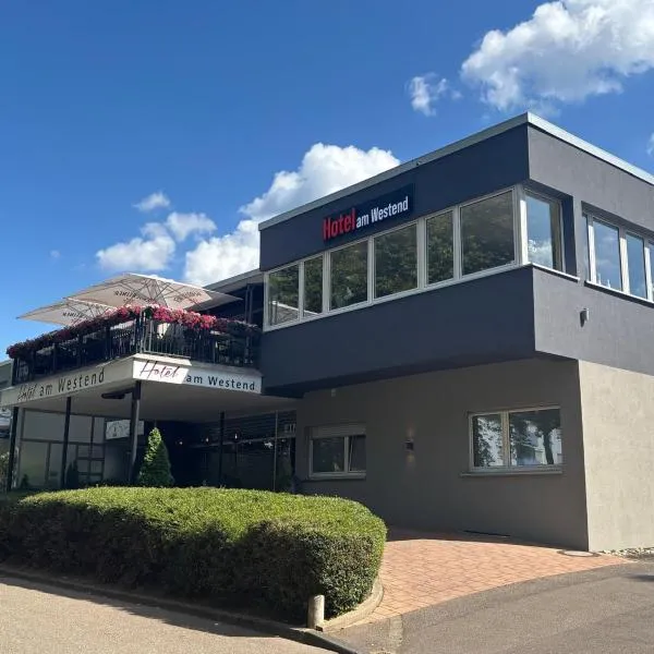 Hotel am Westend，位于拉尔的酒店