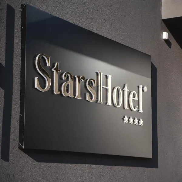 Stars Hotel，位于Jelah的酒店