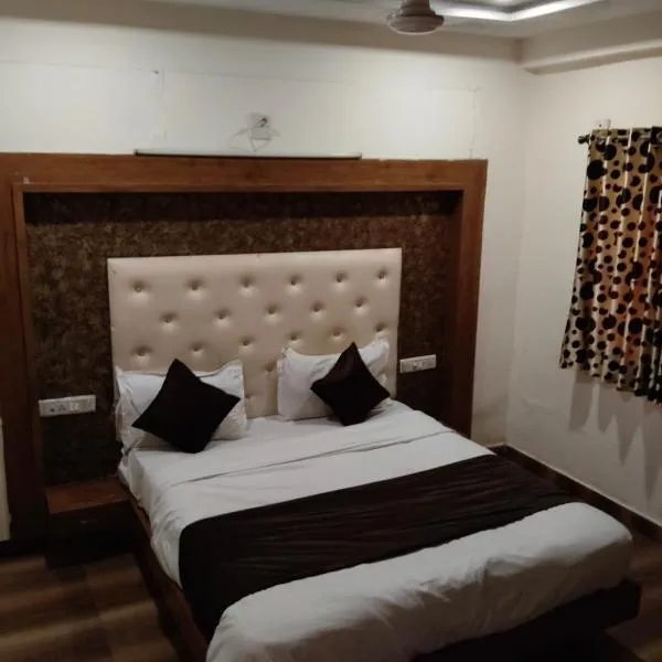 Hotel Galaxy Inn，位于艾哈迈达巴德的酒店