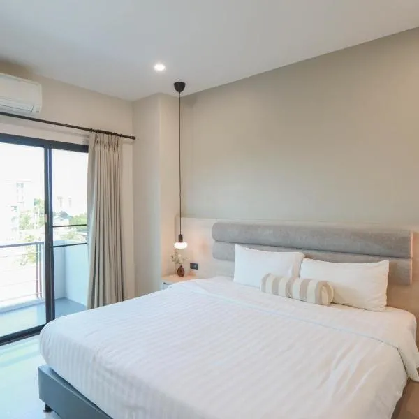 Aster Canopy Suites & Living，位于罗勇的酒店