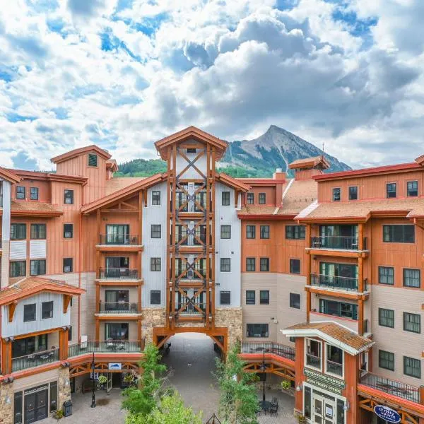 The Lodge at Mountaineer Square, A Vail Resorts Property，位于Mount Crested Butte的酒店