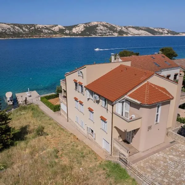 Apartmani Kaštel，位于斯塔拉诺瓦利亚的酒店