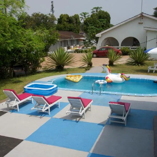 The Cool Villa Guest House，位于塔科拉迪的酒店