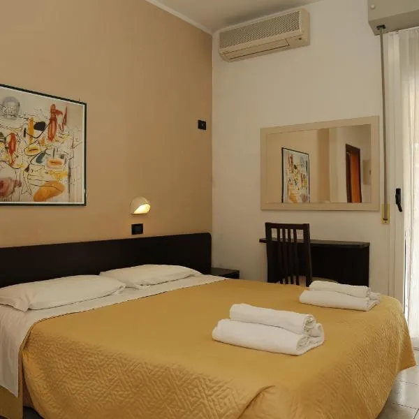 Hotel Villa Dina，位于里米尼的酒店