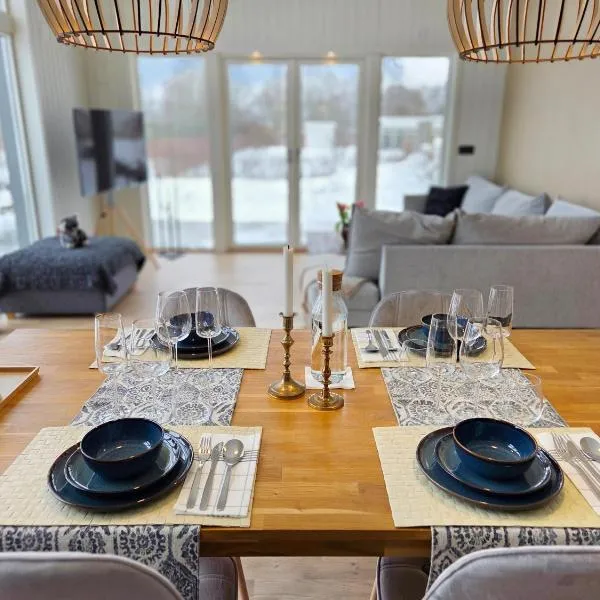 Nybyggt hus med 3 sovrum, jacuzzi och närhet till strand，位于Bergkvara的酒店