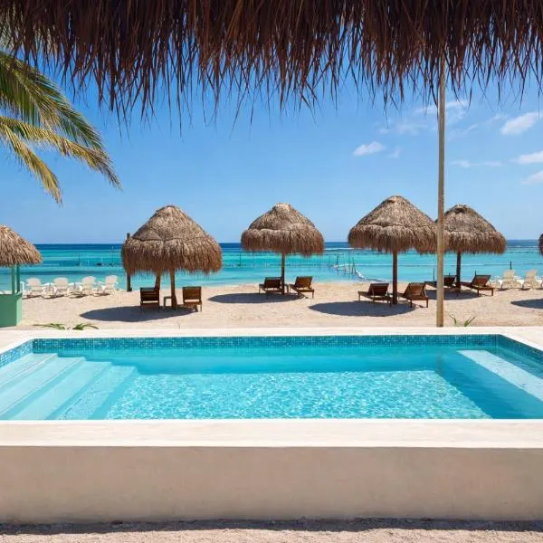 Oneiro Suites with Sea View，位于玛哈威的酒店