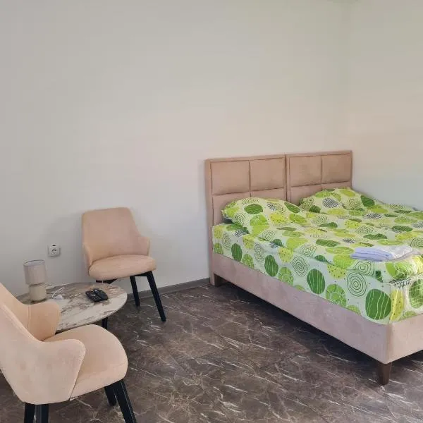 Apartmani kod Lazarice Šid，位于Šid的酒店