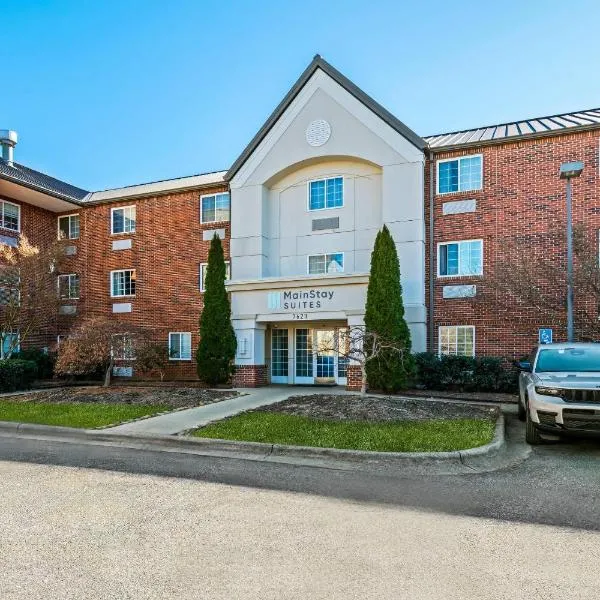 MainStay Suites Greensboro，位于Friendship的酒店