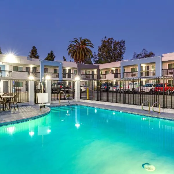 安大略速8酒店，位于安大略的酒店