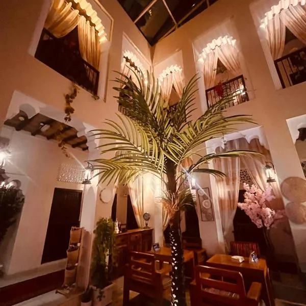 Ahmadia Heritage Hiba Guest House - Built in 1916 - Al Ras Metro Station，位于迪拜的酒店