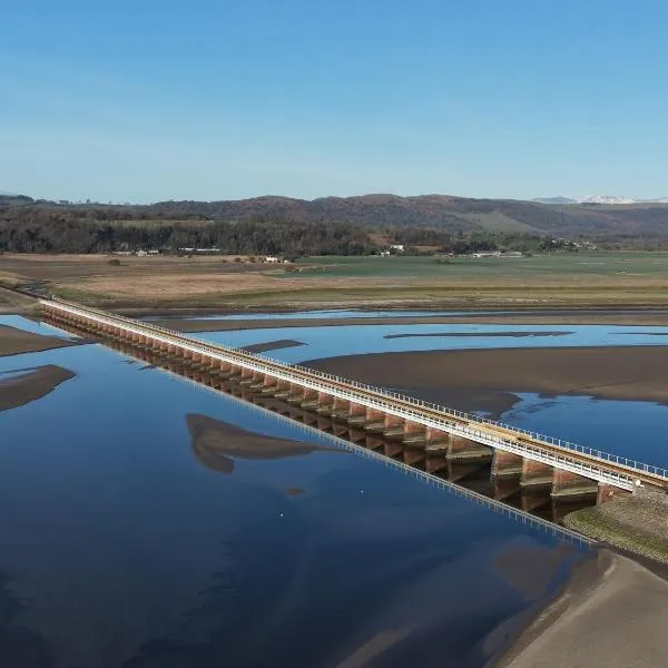 斗鸡老酒店，位于安赛德的酒店