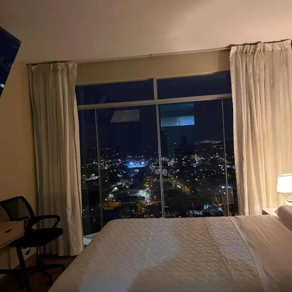DEPA DE 90m2 A 10 MINUTOS DEL CENTRO，位于钦博特的酒店