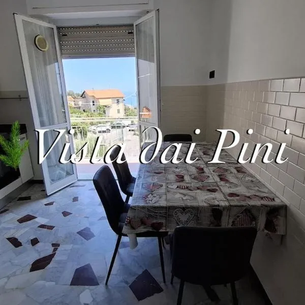 Vista dai pini，位于瓦拉泽的酒店