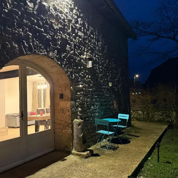 Gîte 2 suites proche du lac de Chalain，位于Montigny-sur-lʼAin的酒店