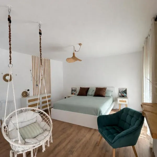 SUITE Bougainvillea，位于Lliçà d'Amunt的酒店