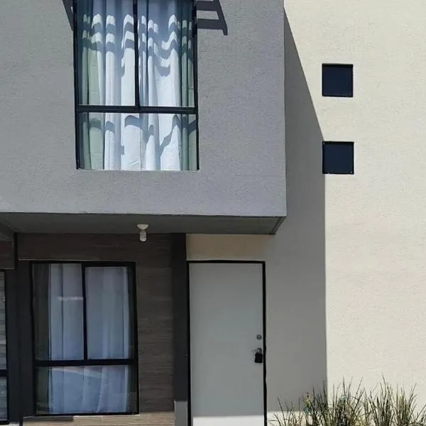 Casa Familiar Privada en Uriangato，位于Uriangato的酒店
