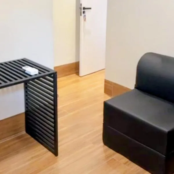 4Kitnet nova no centro com ar condicionado e tv，位于拉夫拉斯的酒店