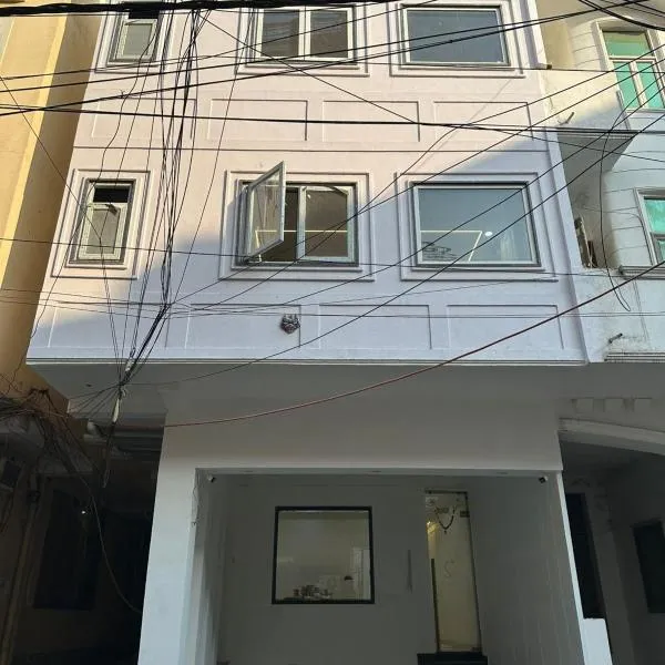 Narayana Grand Hotel，位于新德里的酒店