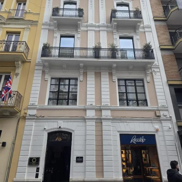 Sparano Palace - Luxury Maison，位于巴里的酒店