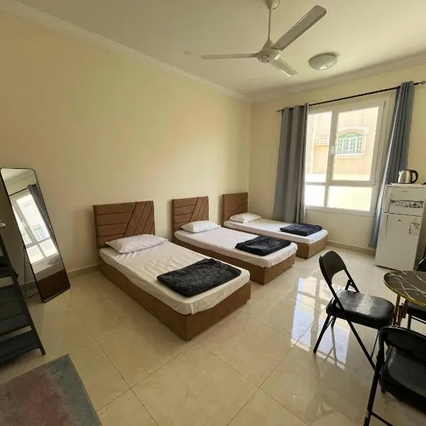Oasis Haven Muscat - Budget Hostel with Private Bathroom，位于Mawāliḩ的酒店