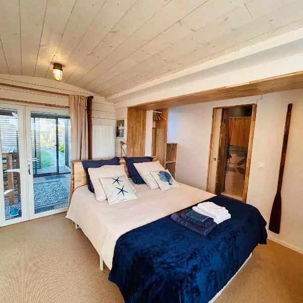 "La Cabine" côté mer et côté jardin à la VILLA PLEIN VENT，位于巴讷维尔-卡特里特的酒店