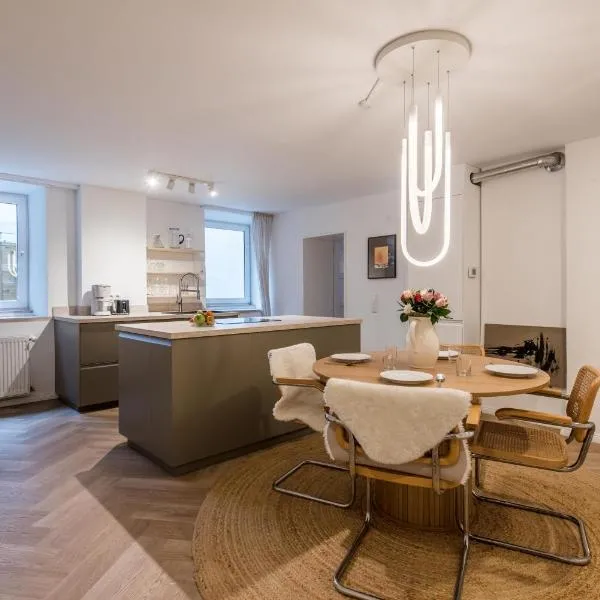 Modernes Design-Apartment mit großer Küche in Augsburger Altstadt Kapuzinergasse，位于奥格斯堡的酒店